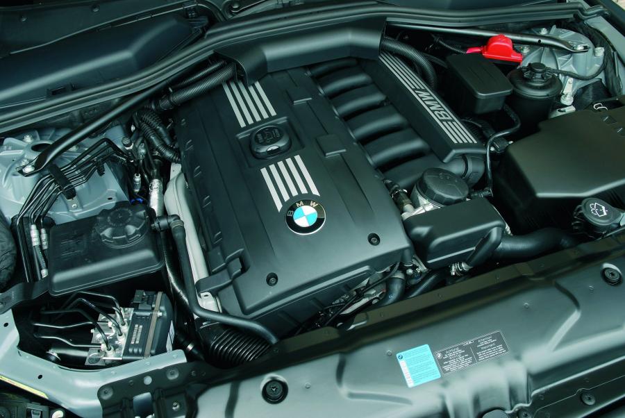  BMW 5-Series 2007 года  (фото 18 из 93)